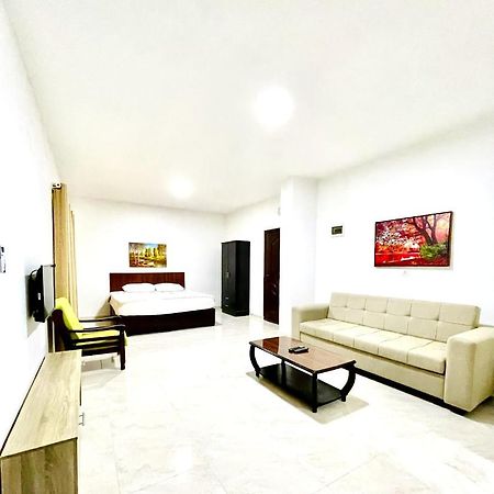Al Qastal Faraseen Apartments מראה חיצוני תמונה