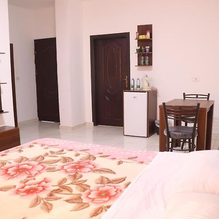 Al Qastal Faraseen Apartments מראה חיצוני תמונה