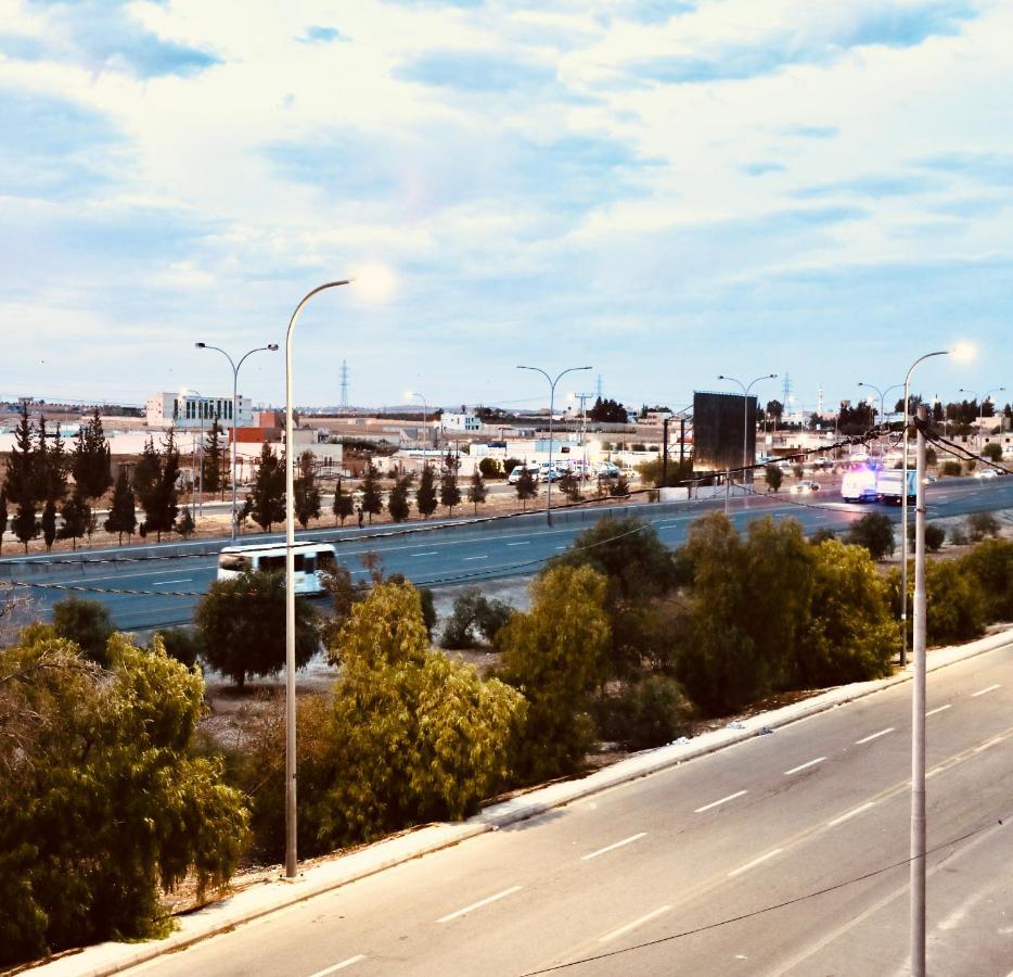 Al Qastal Faraseen Apartments מראה חיצוני תמונה