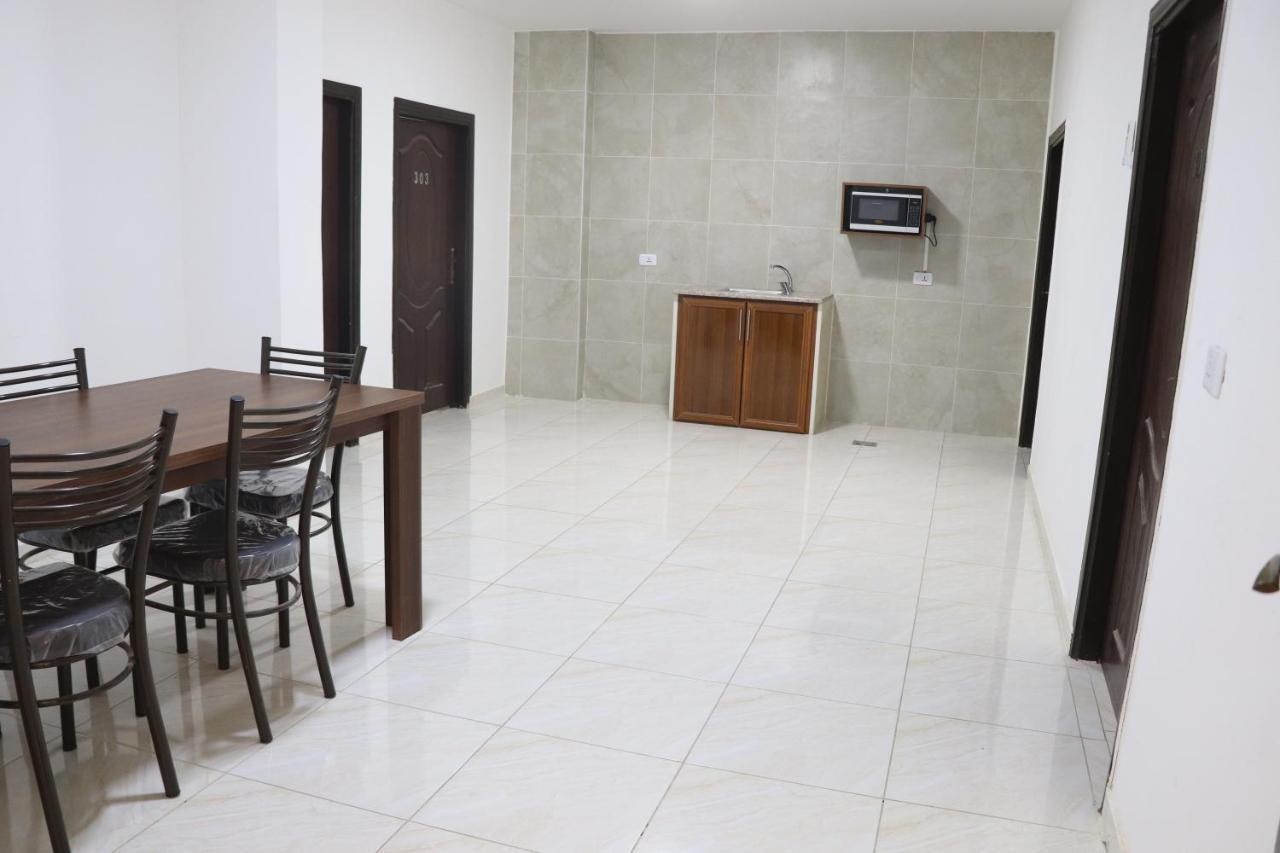 Al Qastal Faraseen Apartments מראה חיצוני תמונה