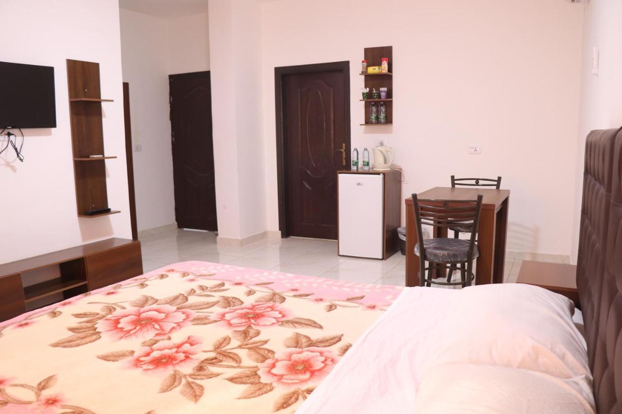 Al Qastal Faraseen Apartments מראה חיצוני תמונה