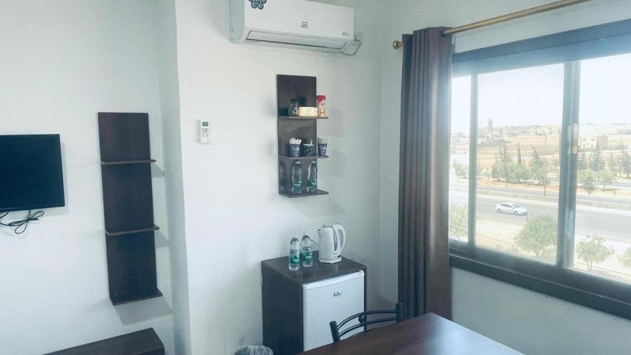 Al Qastal Faraseen Apartments מראה חיצוני תמונה